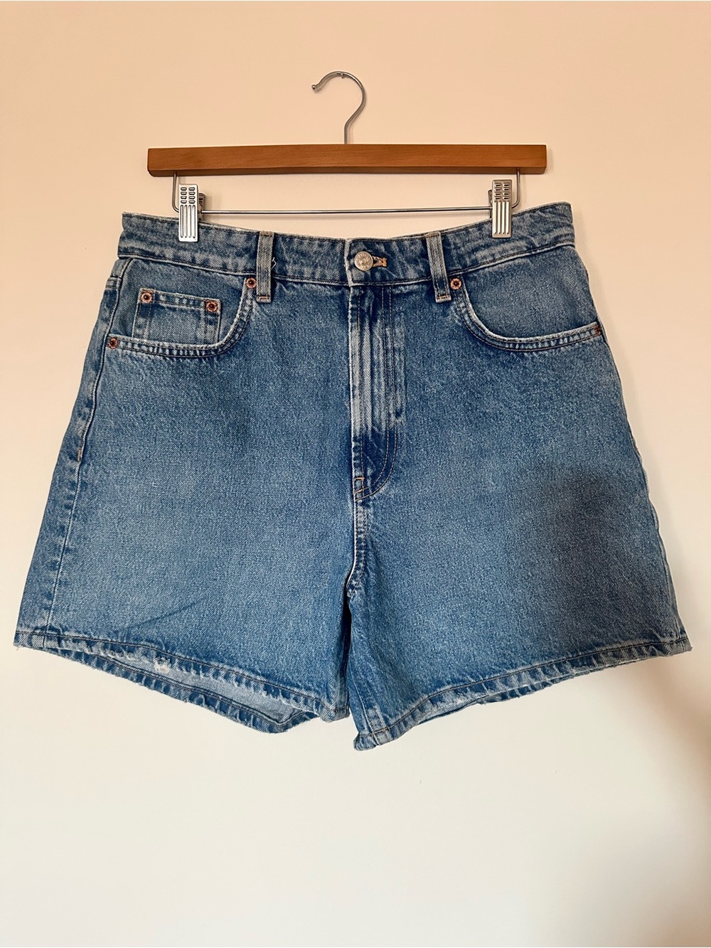 Zara High-Rise Vintage Wash Denim Mom Jorts size 8